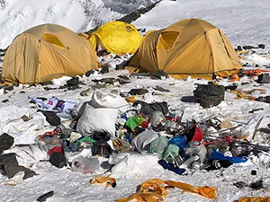 Un'immagine emblematica di un Campo Base Everest