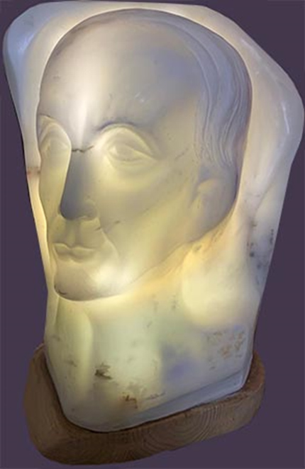 Ritratto di Massimo Scaligero - Scultura in Marmo-luce dell’artista Enrico Savelli